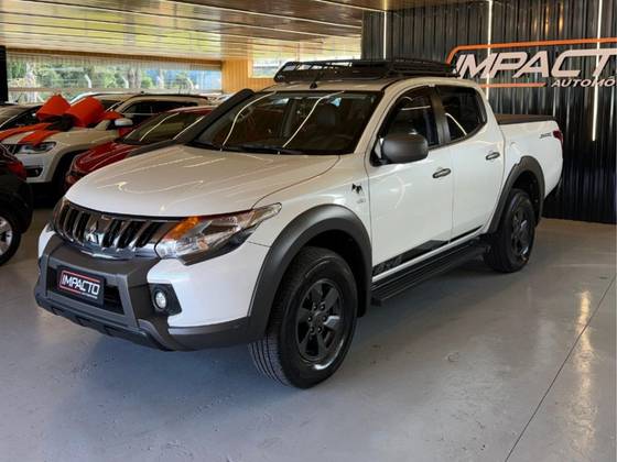 MITSUBISHI L200 TRITON 2.4 16V TURBO DIESEL SAVANA GLS CD 4X4 AUTOMÁTICO MITSUBISHI L200 TRITON 2.4 16V TURBO DIESEL SAVANA GLS CD 4X4 AUTOMÁTICO